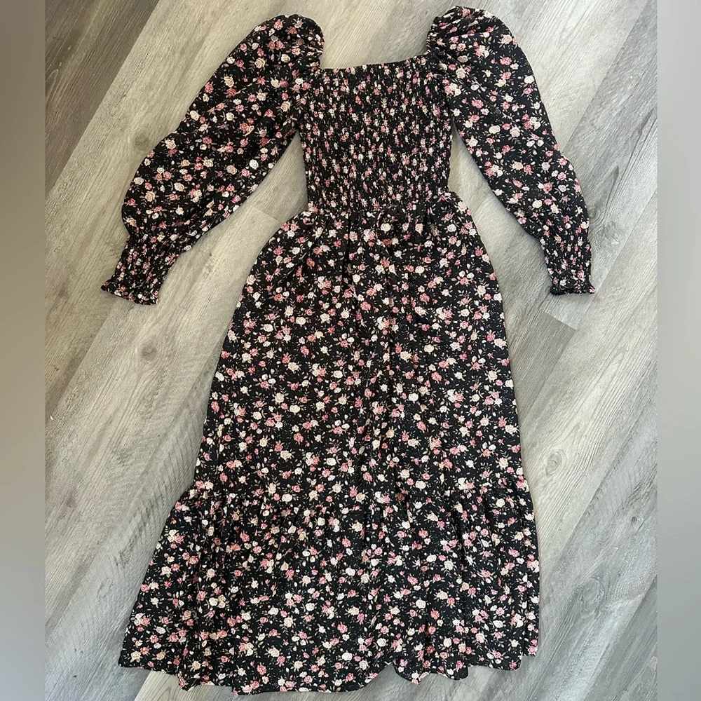 🌻 Floral Long Sleeve Midi Dress Bundle 🌻 - Picture 3 of 6